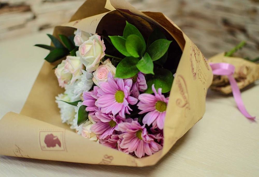 Букет цветов из: Розы и Хризантемы в Малое Карлино