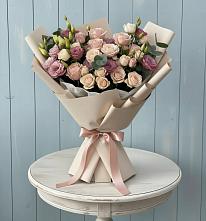 Букет цветов из:  Розы и Лизиантусы #REPLACE_PRED# Малое Карлино