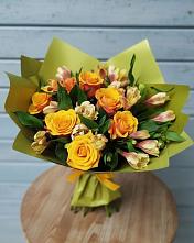 Букет цветов из:  Альстромерии и Розы в Малое Карлино