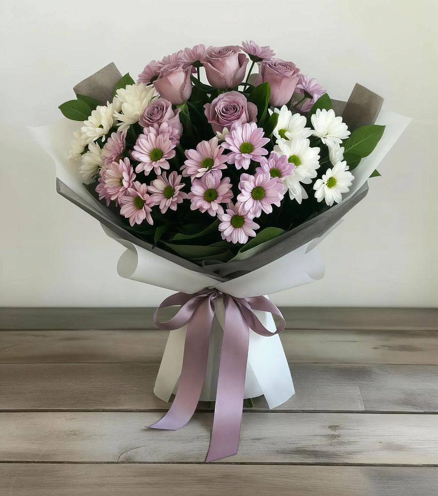 Букет цветов из: Хризантемы и Розы в Малое Карлино