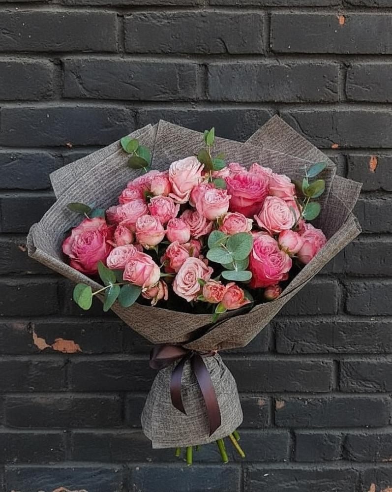 Букет цветов из: Розы в Малое Карлино