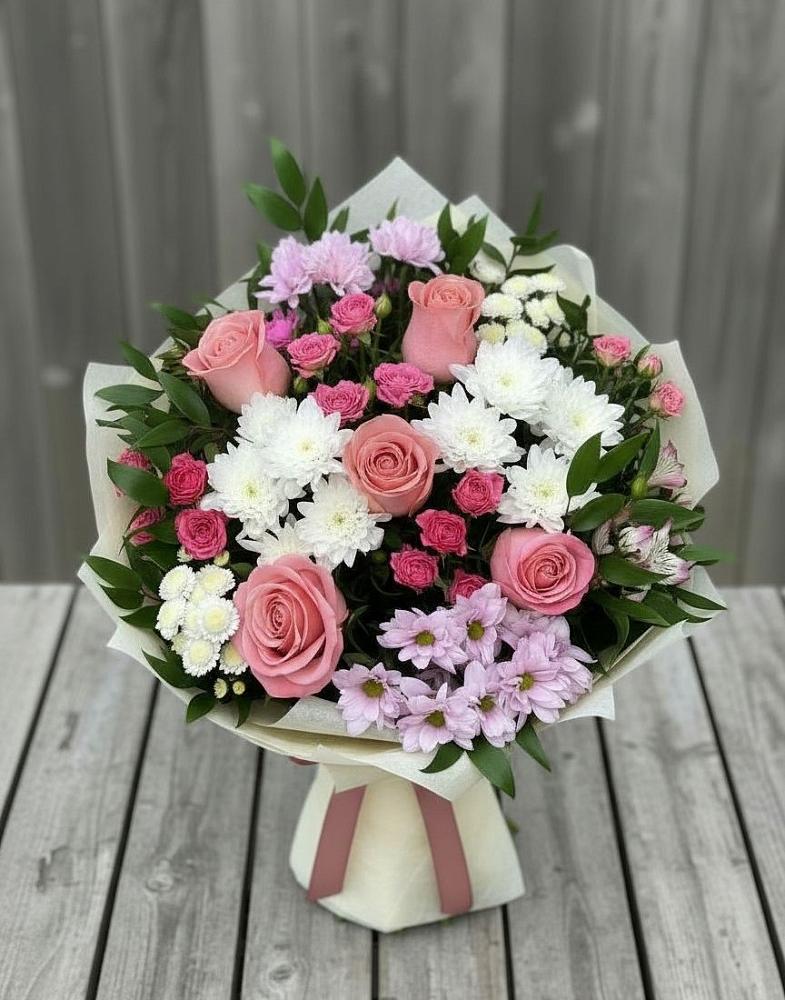Букет цветов из: Альстромерии, Гвоздики, Розы и Хризантемы в Малое Карлино