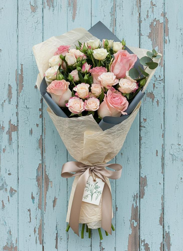 Букет цветов из: Розы в Малое Карлино