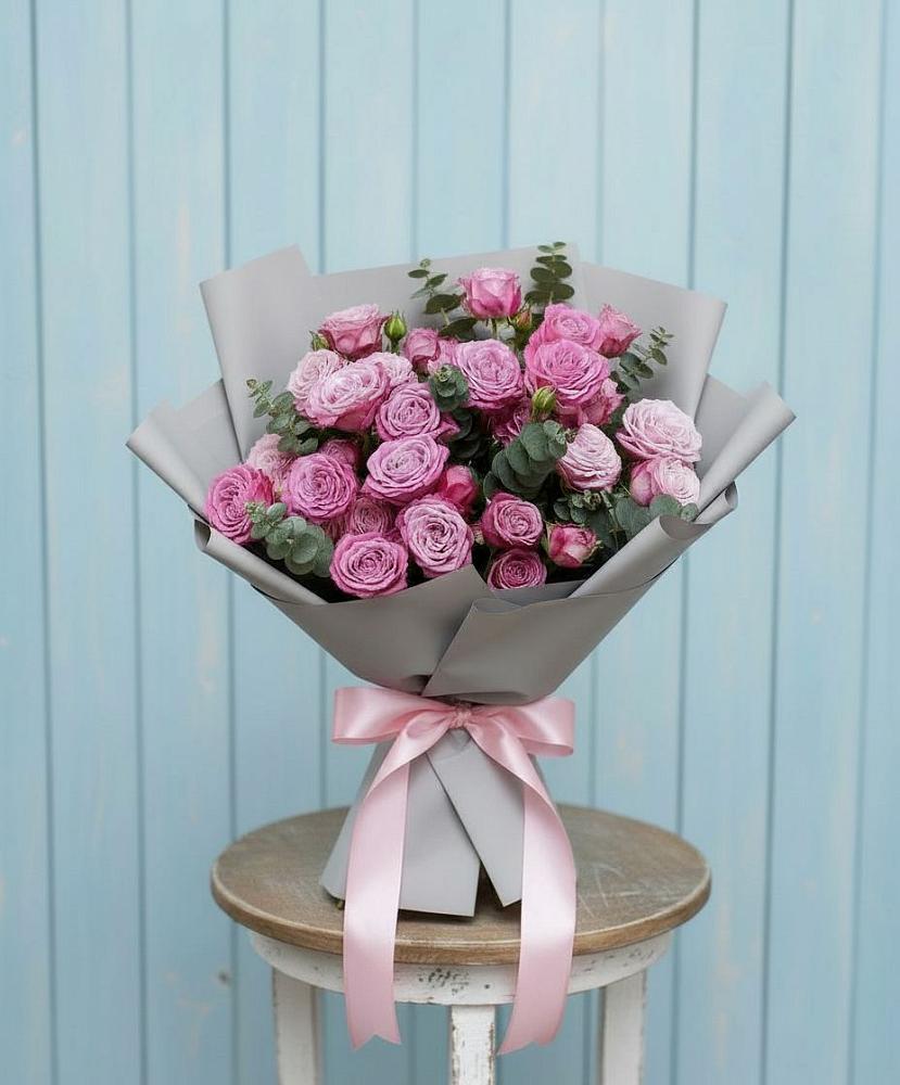 Букет цветов из: Розы в Малое Карлино