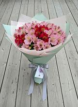 Букет цветов из:  Альстромерии в Малое Карлино