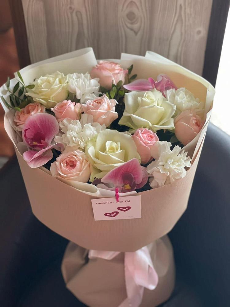 Букет цветов из: Орхидеи, Розы и Гвоздики в Малое Карлино