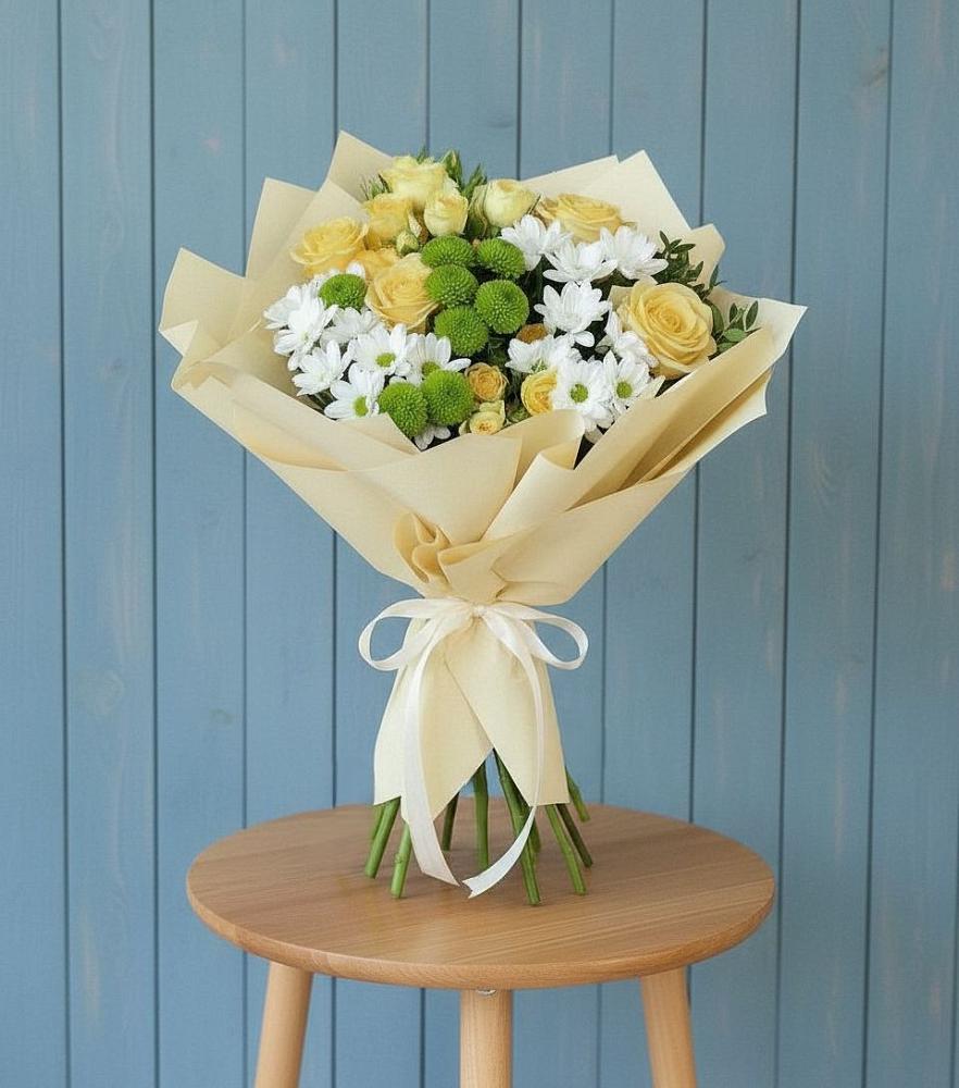 Букет цветов из: Хризантемы и Розы в Малое Карлино