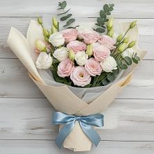 Букет цветов из:  Лизиантусы в Малое Карлино