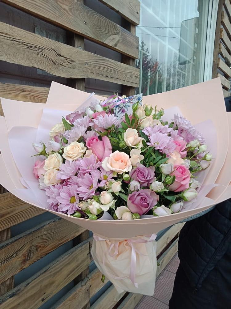 Букет цветов из: Розы и Хризантемы в Малое Карлино