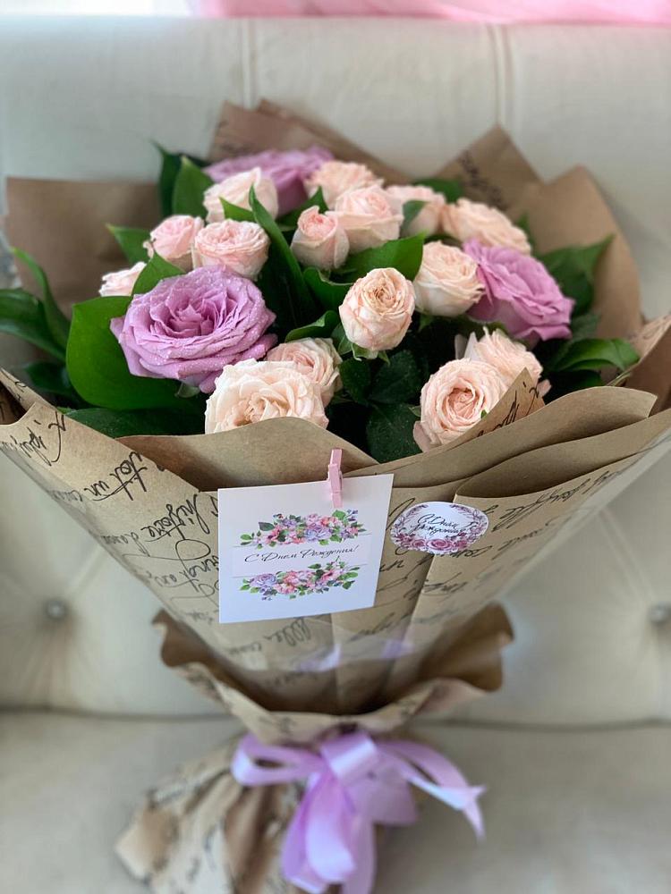 Букет цветов из: Розы в Малое Карлино