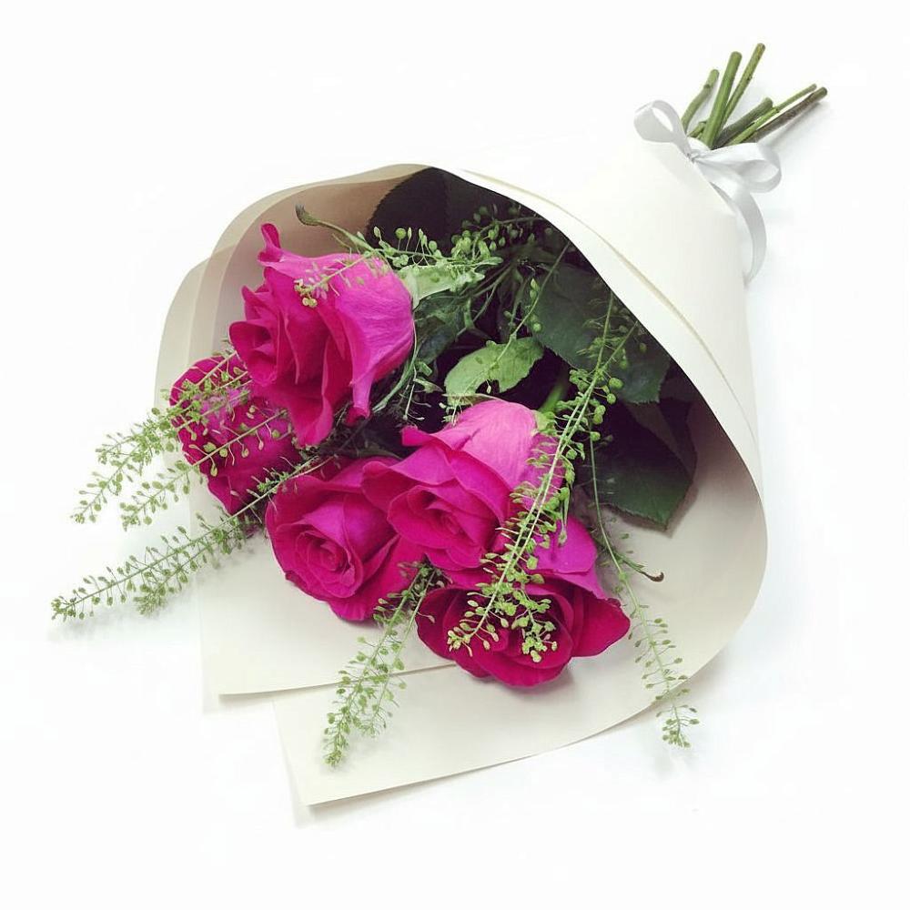 Букет цветов из: Розы в Малое Карлино