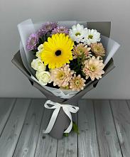 Букет цветов из:  Розы, Герберы и Хризантемы в Малое Карлино