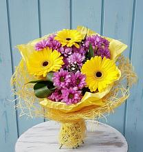 Букет цветов из:  Хризантемы и Герберы в Малое Карлино