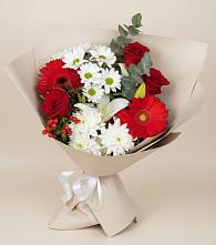 Букет цветов из:  Розы, Хризантемы, Герберы и Лилии в Малое Карлино