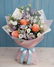 Букет цветов из:  Лизиантусы, Розы, Альстромерии и Гипсофила #REPLACE_PRED# Малое Карлино