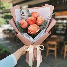 Букет цветов из:  Розы в Малое Карлино