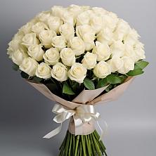 Букет 101 беля роза Белоснежка в Малое Карлино