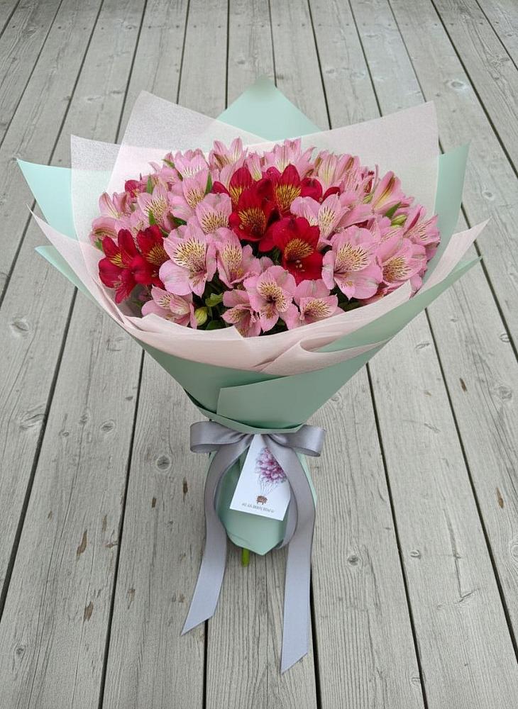 Букет цветов из: Альстромерии в Малое Карлино