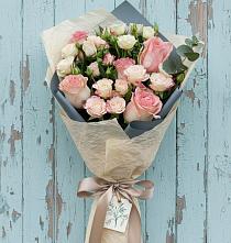 Букет цветов из:  Розы в Малое Карлино