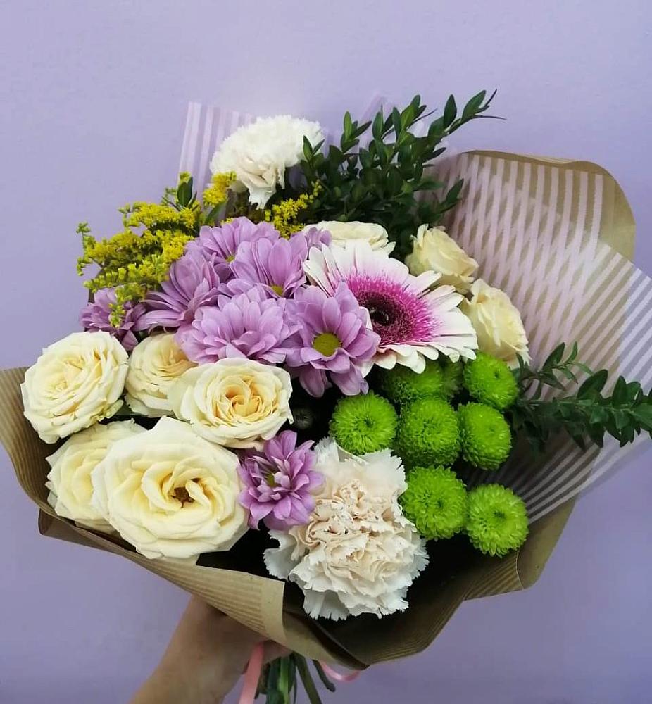 Букет цветов из: Хризантемы, Розы, Гвоздики и Герберы в Малое Карлино