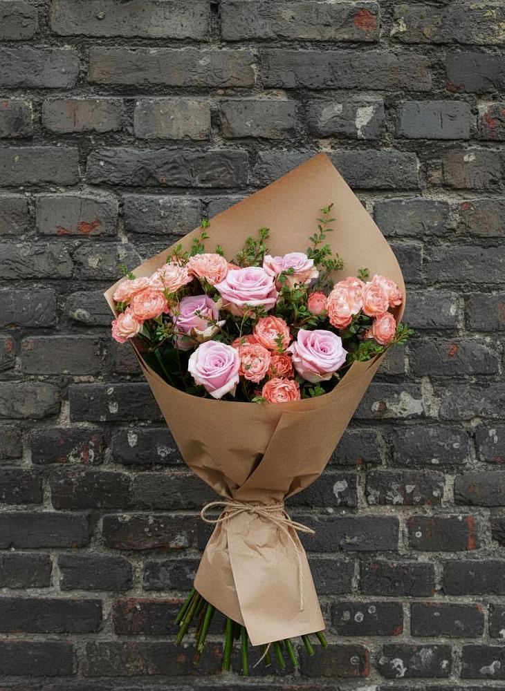 Букет цветов из: Розы в Малое Карлино