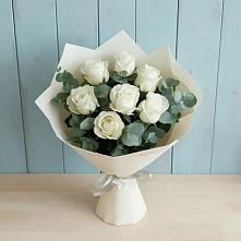 Букет Белые розы в Эвкалипте в Малое Карлино