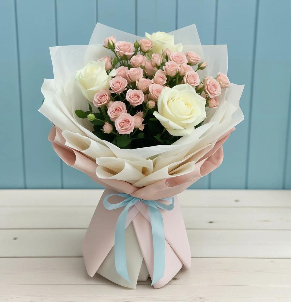 Букет цветов из: Розы в Малое Карлино